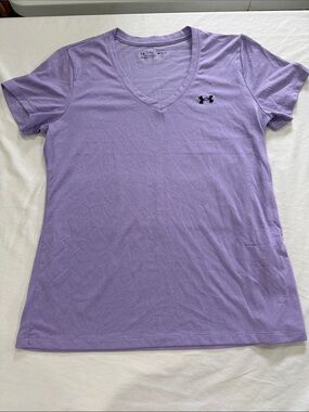 Under Armour Lavender V-Neck Short Sleeve Performance Tee Medium